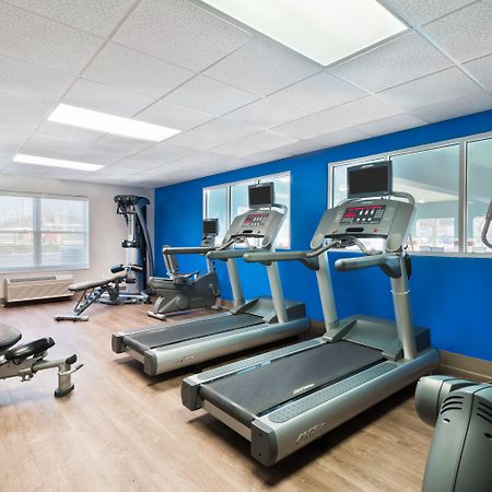 Holiday Inn Express & Suites - Columbus Airport East By Ihg Екстериор снимка
