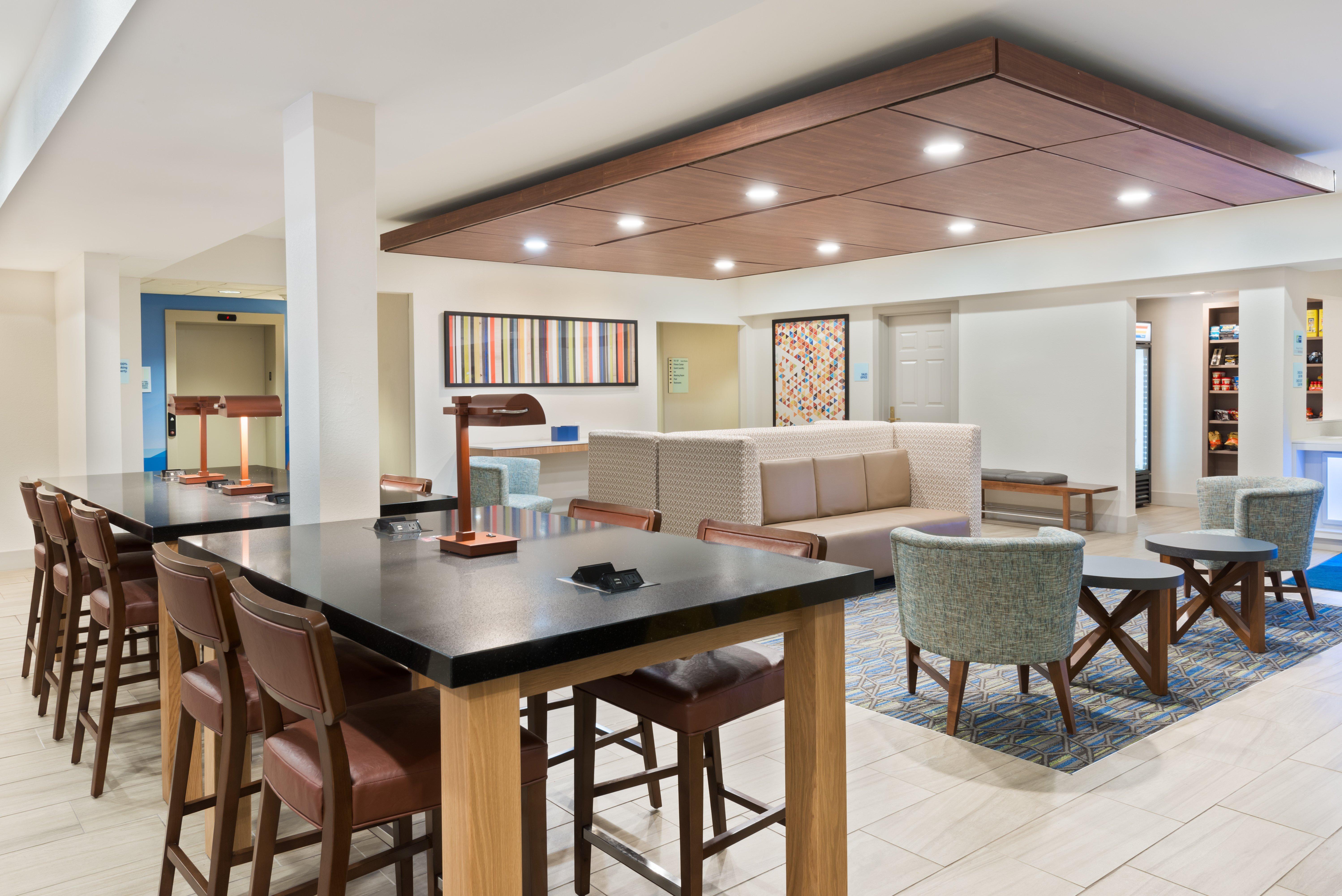 Holiday Inn Express & Suites - Columbus Airport East By Ihg Екстериор снимка
