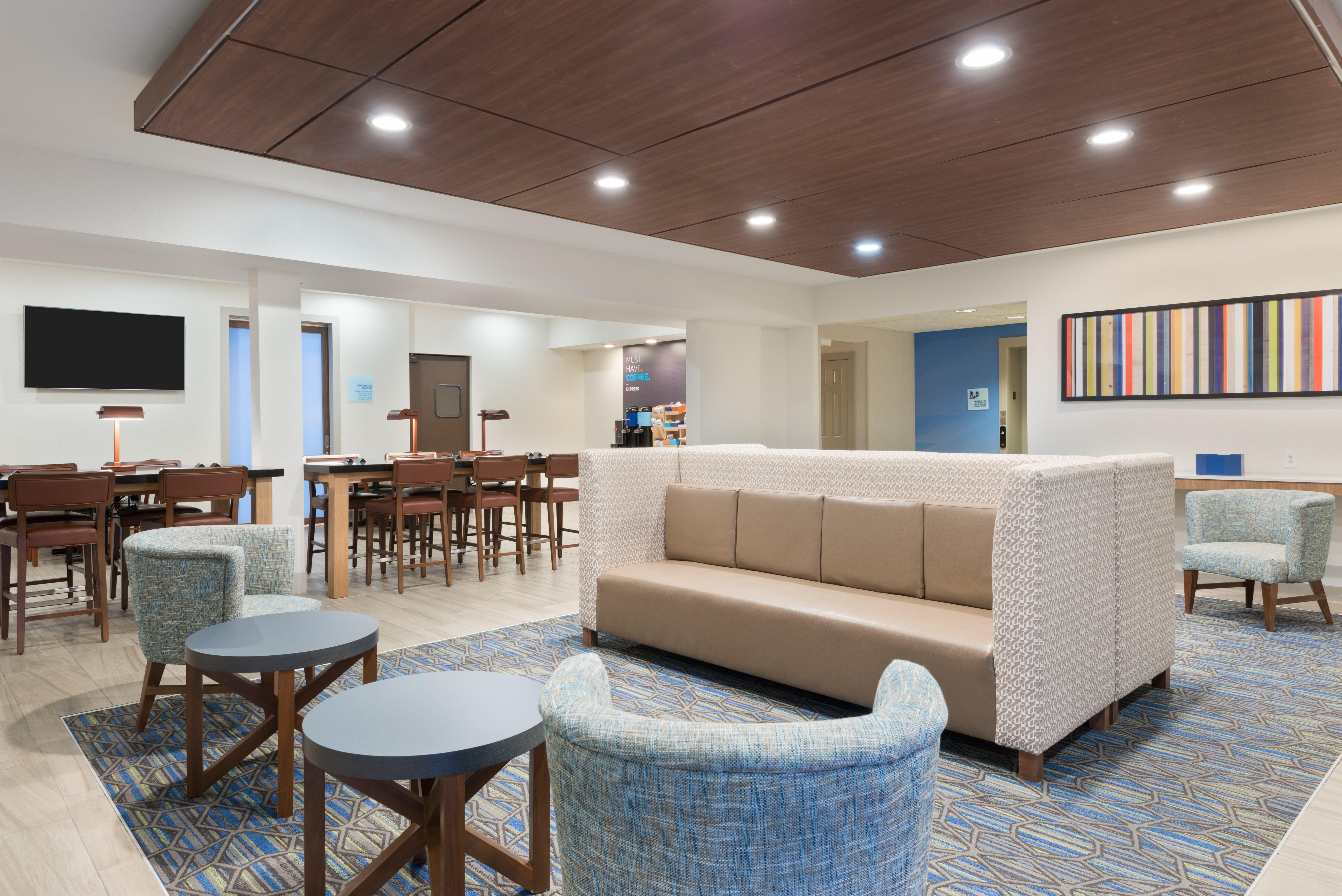 Holiday Inn Express & Suites - Columbus Airport East By Ihg Екстериор снимка