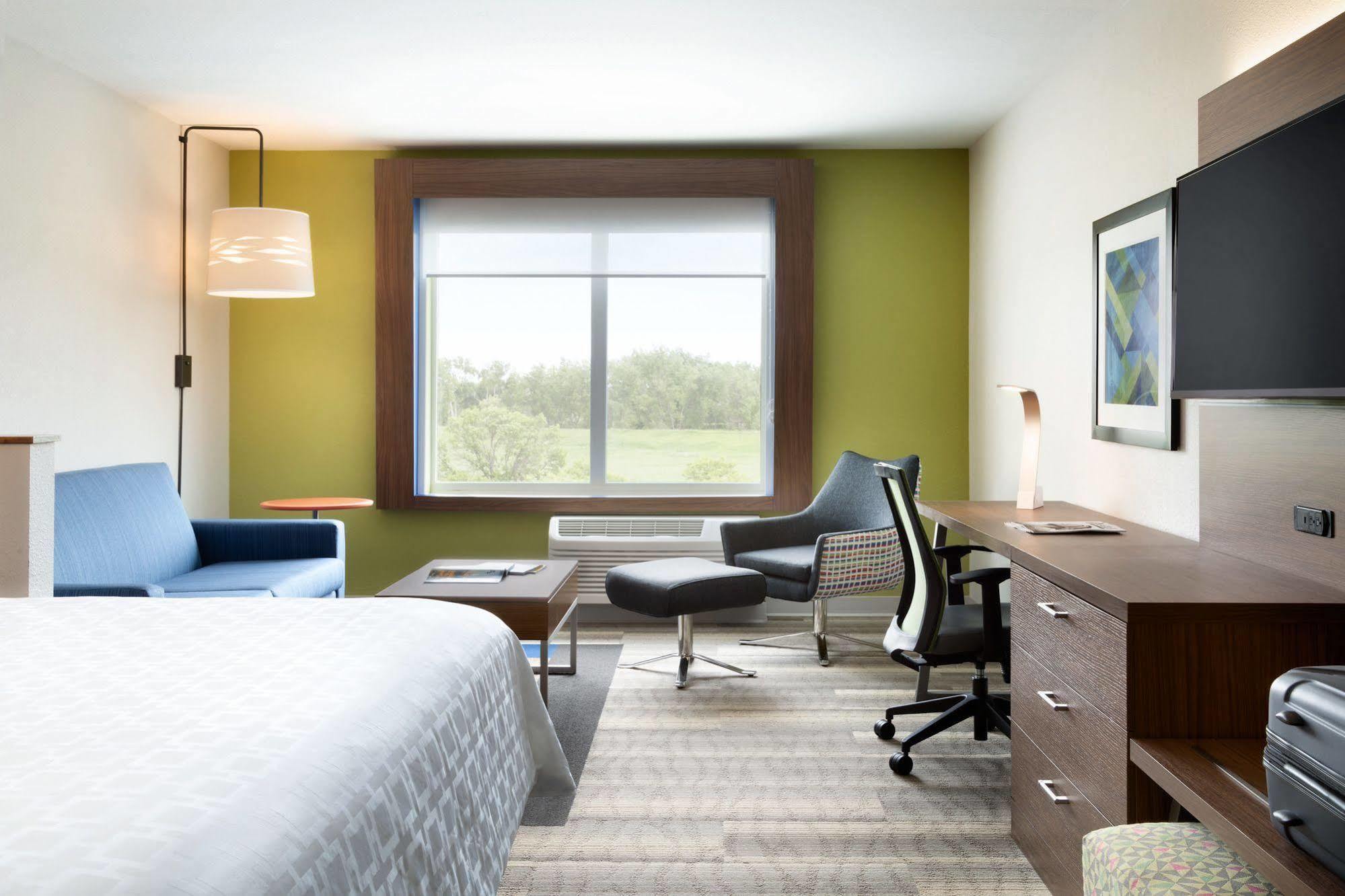 Holiday Inn Express & Suites - Columbus Airport East By Ihg Екстериор снимка