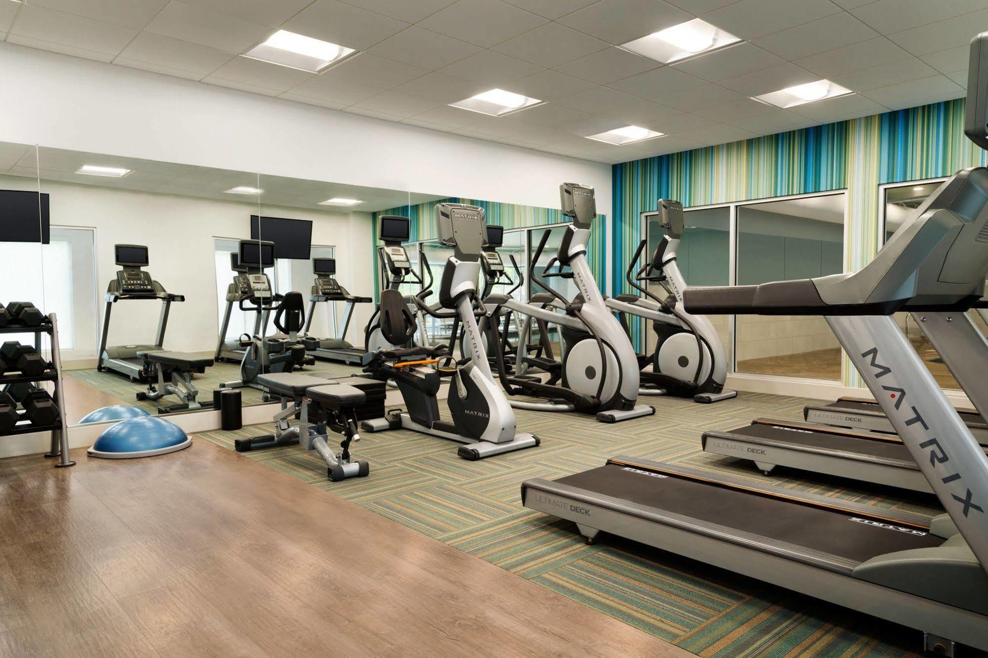 Holiday Inn Express & Suites - Columbus Airport East By Ihg Екстериор снимка